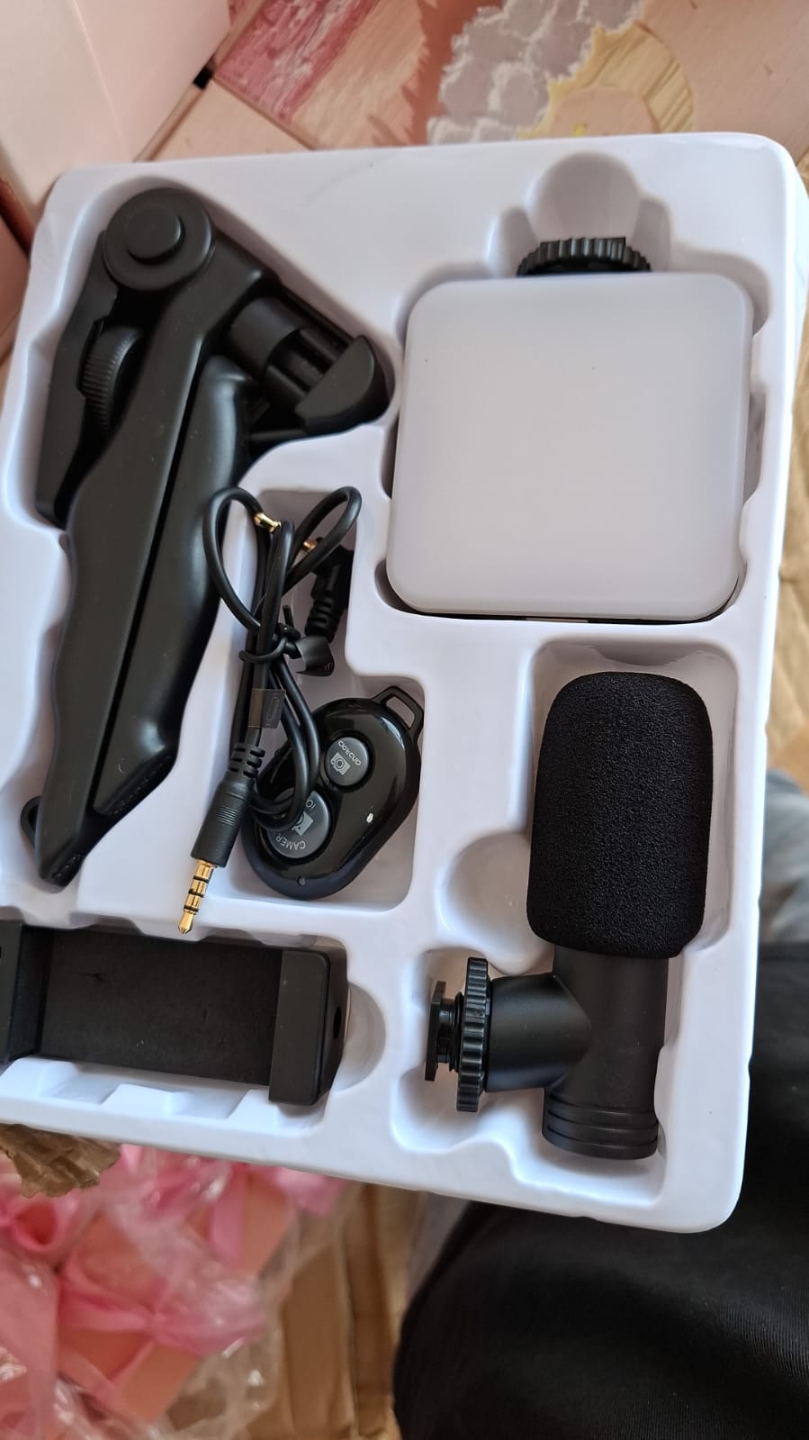 Kit de Grabación Vlogging Trípode Luz Led y Micrófono
